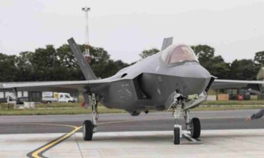 Reino Unido planeja comprar F-35A e reforçar papel na missão nuclear da OTAN, diz governo