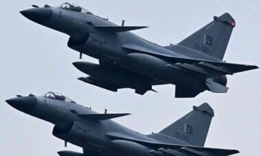 Paquistão busca caças e mísseis da China após considerar vitória aérea sobre a Índia em maio