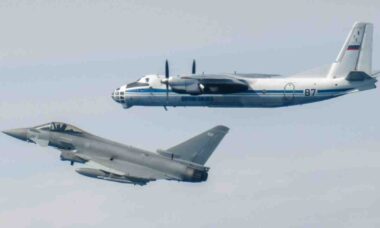 Caças britânicos interceptam aviões russos no Mar Báltico em operação da OTAN
