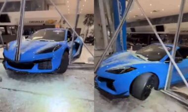 Ladrão tenta fugir com Corvette pela vitrine e acaba preso dentro de concessionária nos EUA