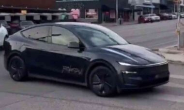 Tesla surpreende ao testar Robotaxi sem motorista nos EUA dias antes do lançamento oficial
