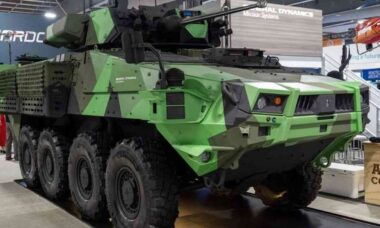 Canadá revela blindado LAV 6.0 Mk 2 com armamento avançado e promete 50 unidades à Ucrânia