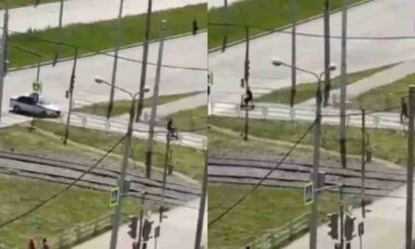 Homem foge da polícia em patinete elétrico e cena viraliza nas redes sociais
