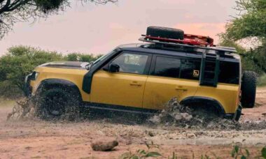 Land Rover apresenta Defender 110 Trophy Edition para nova competição off-road global