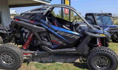 Quadrilha invade concessionária e rouba UTVs Polaris RZR avaliados em US$ 100 mil nos EUA