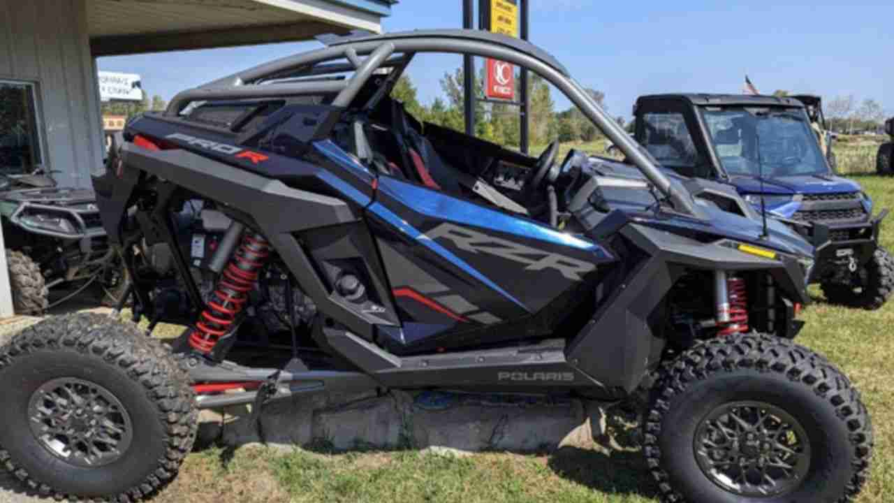 Quadrilha invade concessionária e rouba UTVs Polaris RZR avaliados em US$ 100 mil nos EUA