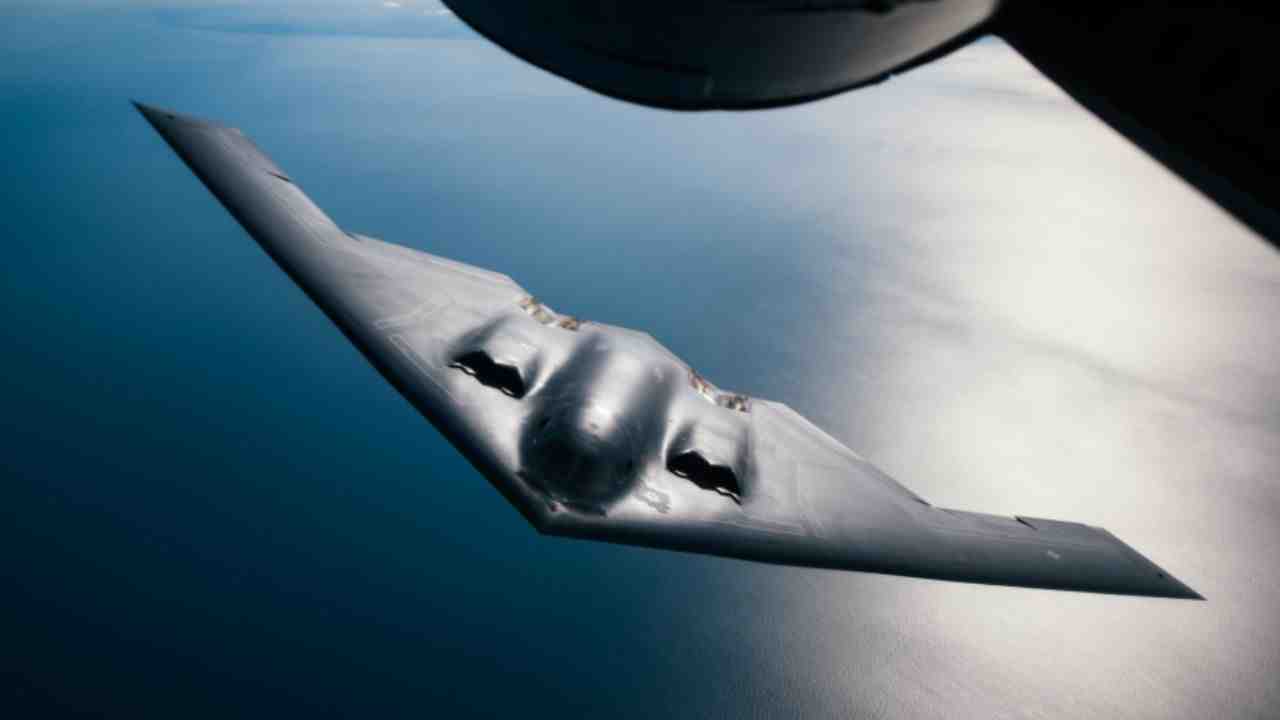 米国のステルス爆撃機B-2スピリット内部：イランを攻撃した37時間の