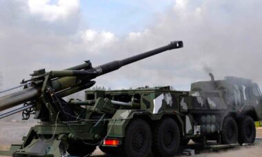 Finlândia testa com sucesso novo canhão autopropulsado ARVE de 155 mm. Foto: Patria Group
