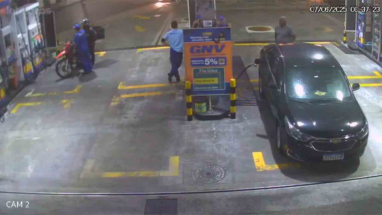 Auto mit CNG verursacht schweren und tödlichen Unfall durch Explosion an Tankstelle in Brasilien. Foto: X @pmarcelo1972