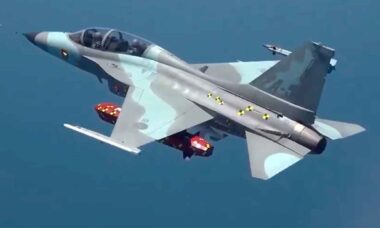 O ensaio foi conduzido a partir de uma aeronave de testes FA-50. Foto: Dapa