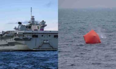 Porta-aviões HMS Queen Elizabeth testa armas contra alvo inflável durante exercício naval