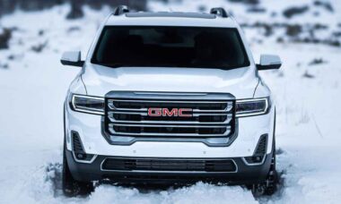 GM paralisa vendas de Traverse, Enclave e Acadia 2026 por problemas de qualidade