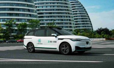 Uber e Baidu lançam robotáxis na Ásia e Oriente Médio em nova fase de expansão global