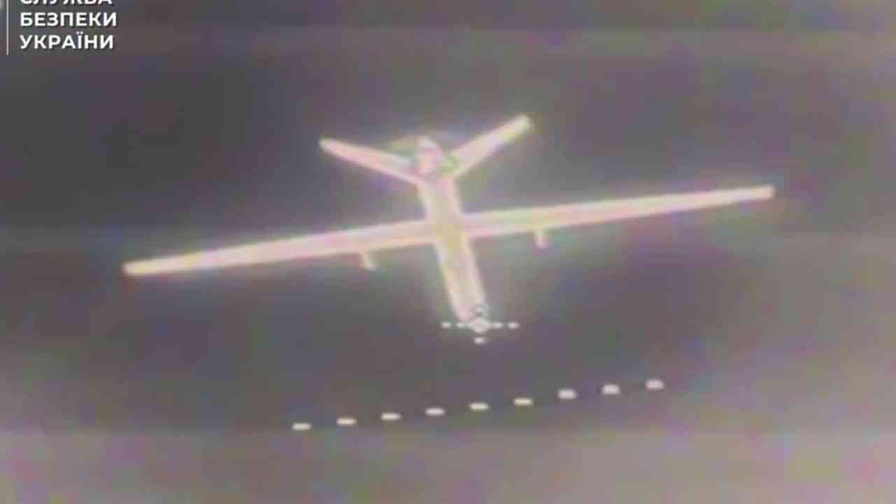 Oekraïne neerschiet grootste Russische drone met nauwkeurige aanval en breidt offensief uit met eigen drones