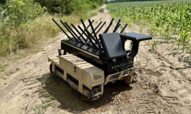 Ucrânia cria robô terrestre com sistema móvel de guerra eletrônica para combater drones