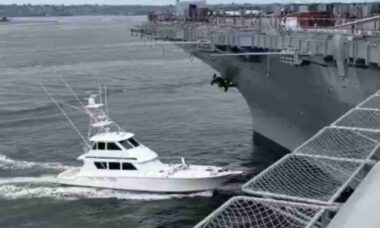 Barco colide com USS Midway em San Diego e capitão é preso após tentativa de fuga