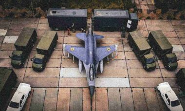 Ucrânia usa veículos móveis para operar F-16 e driblar ataques russos