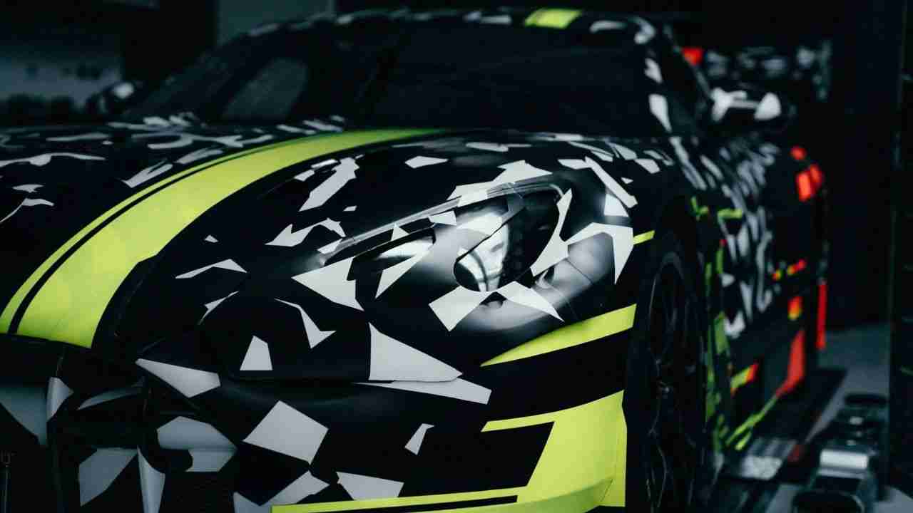 Mercedes-AMG GT Track Sport aposta em motor V8 e visual agressivo para dominar as pistas