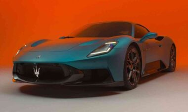 Maserati MC20 vira MCPura com visual renovado e mantém motor V6 de 621 cv para 2026