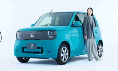 Honda N-One e: elétrico urbano e retrô estreia no Japão com até 270 km de autonomia