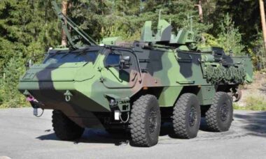 Dinamarca encomenda 129 veículos blindados Patria 6x6 para reforçar suas forças terrestres