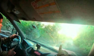 Vídeo mostra soldados ucranianos escapando por pouco de ataque de drone inimigo. imagens: Telegram @exilenova_plus