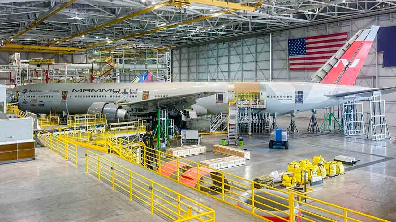 Boeing 777-300ER. X @777Mammoth