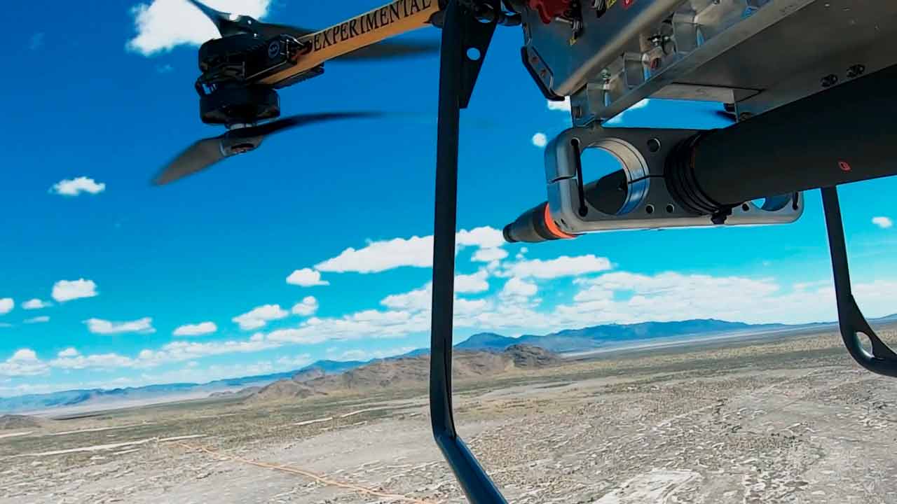 BAE Systems testa com sucesso munição guiada de precisão lançada por drone multirrotor. Foto: baesystems