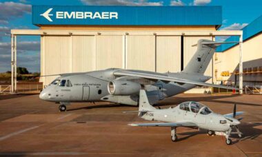 Portugal recebe terceiro KC-390 da Embraer e inicia campanha de testes do A-29N Super Tucano. Foto: Embraer