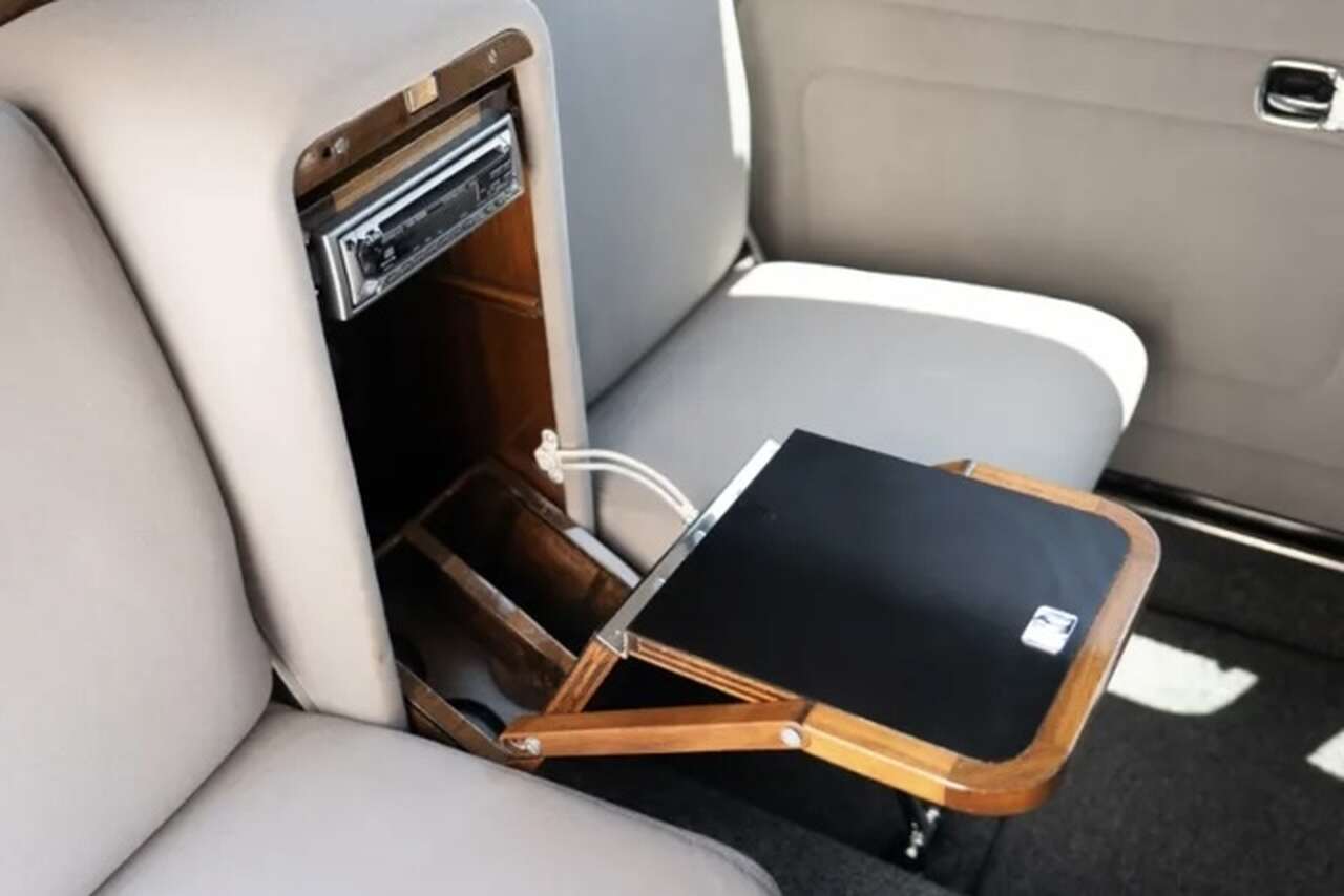 Fusca Limousine som har fraktet en kjent skuespiller til Oscar-utdelingen, skal under hammeren i California