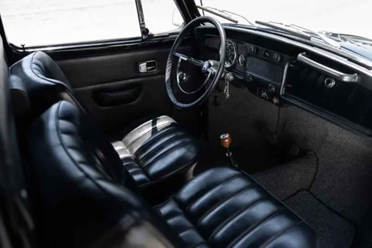 Fusca Limousine som har fraktet en kjent skuespiller til Oscar-utdelingen, skal under hammeren i California