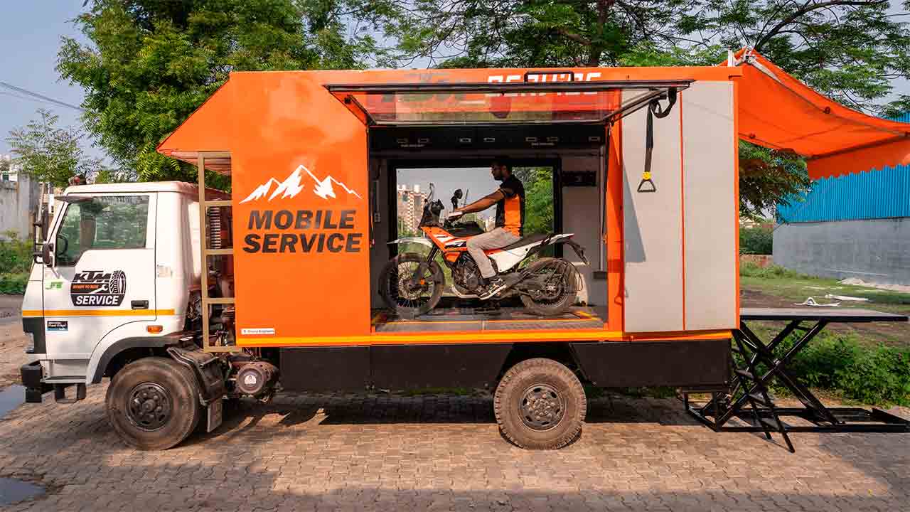 KTM lancerer mobil service i Himalaya for at støtte motorcyklister på Manali–Leh-ruten. Foto: KTM Indien
