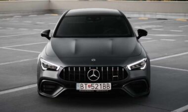 Quem pediu? Mercedes decide trazer Microsoft Teams para seus carros