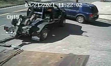 Militar da Marinha dos EUA ganha US$ 45 milhões em processo após ficar paralisado em acidente de moto