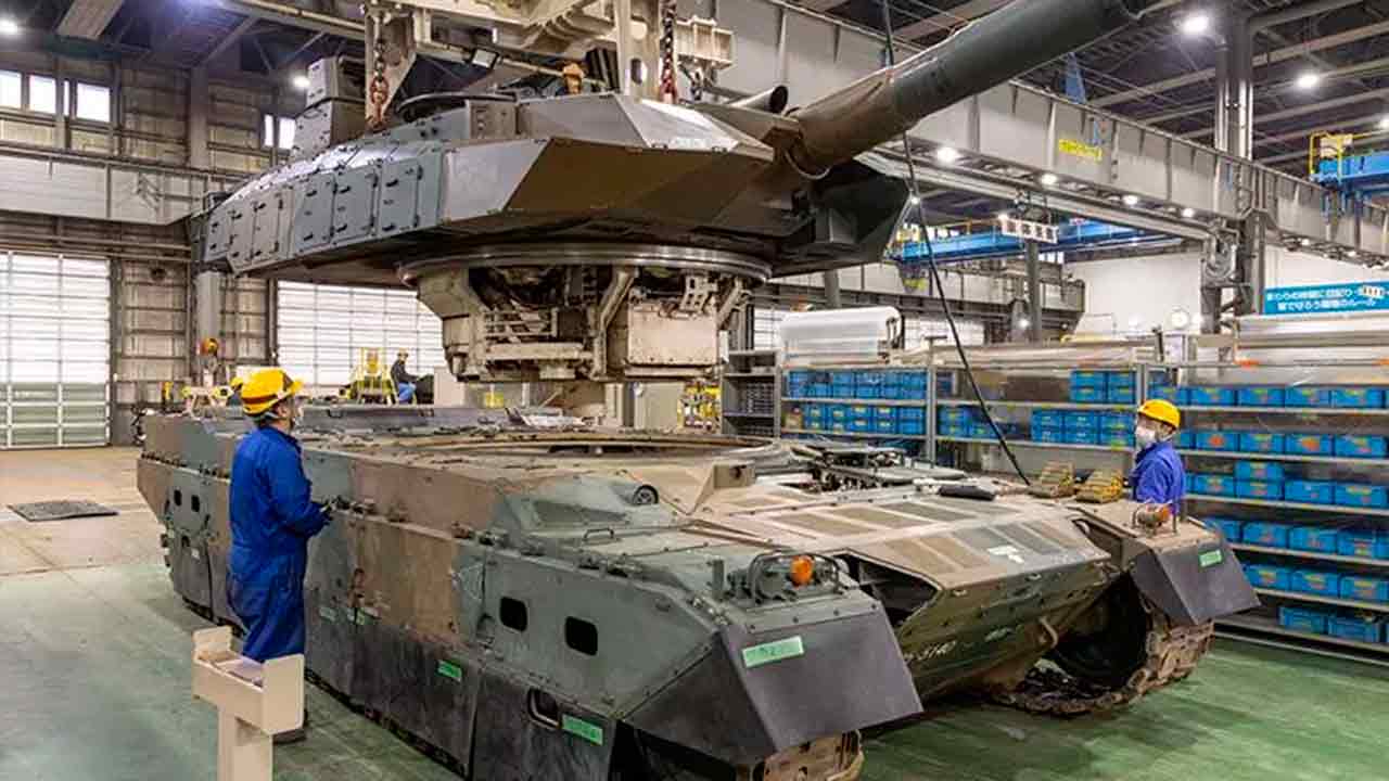 Mitsubishi prodlužuje životnost tanků Type 10 pomocí pokročilého programu generální opravy. Zdroj: Mitsubishi Heavy Industries