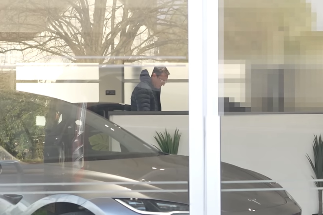Video: YouTuber beschuldigt Tesla ervan $5.300 van hem te hebben gestolen; bedrijf weigert hem terug te betalen
