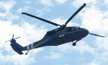 Black Hawks ucranianos voam para a Polônia em missão não revelada