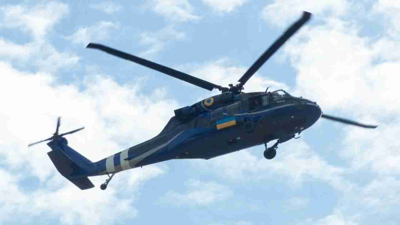 Black Hawks ucranianos voam para a Polônia em missão não revelada