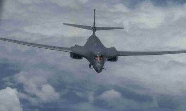 Bombardeiros B-1B dos EUA chegam à Noruega para treinar com a OTAN e conter ameaças