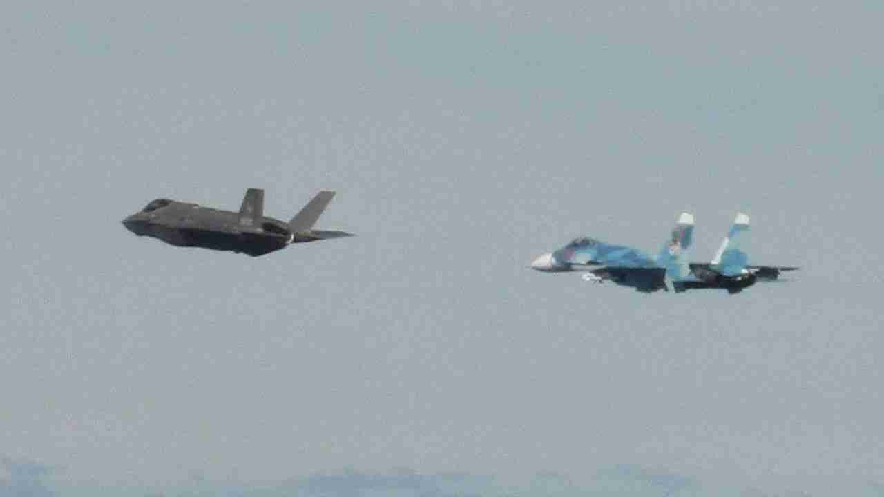 Caças F-35 italianos interceptam aeronaves russas em missão da OTAN no Báltico