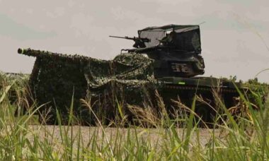 Taiwan equipa tanques M60 e blindados Yunpiao com redes antidrone para aumentar proteção