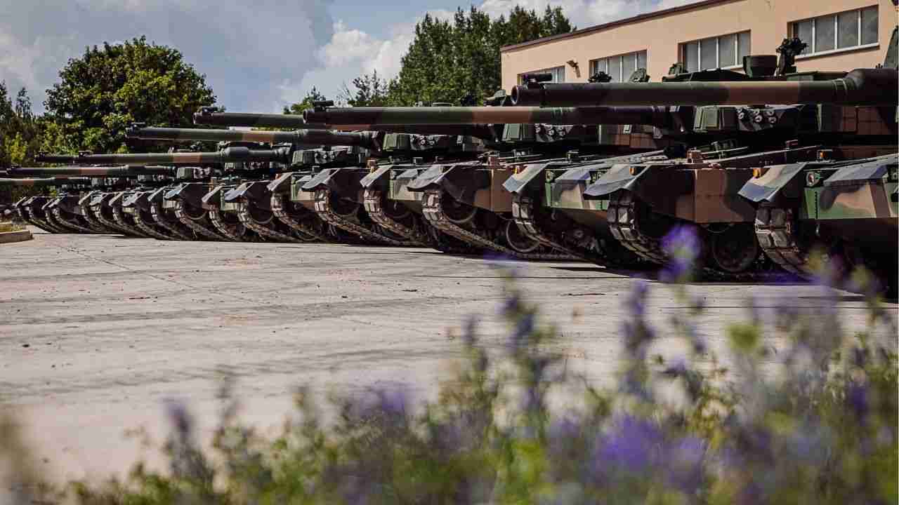 Polen forsterker grensen mot Russland med sørkoreanske K2 Black Panther-stridsvogner