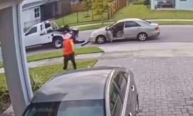 Vídeo: Entregador de delivery faz manobra "ninja" para evitar que seu carro seja guinchado (Foto: Facebook)