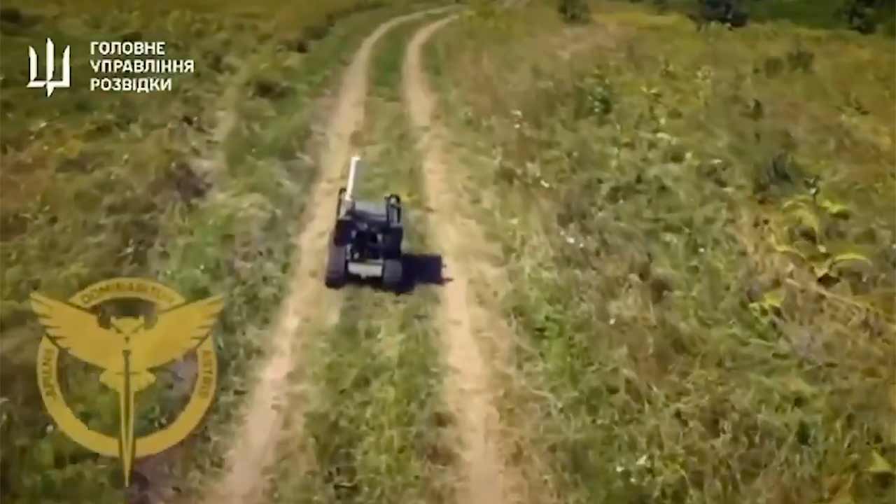 ウクライナ、スームィでロシア陣地を攻撃する武装地上ロボットの映像を公開。Telegram @DIUkraine