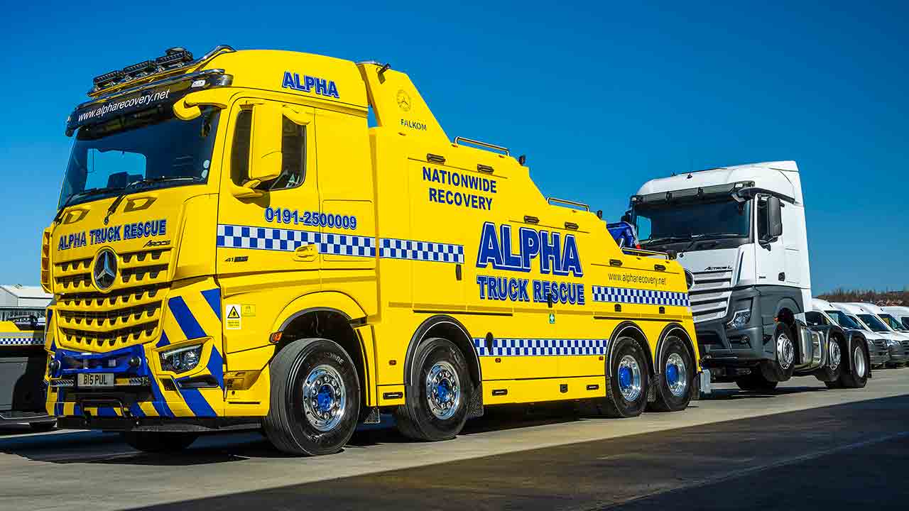 メルセデス・ベンツ アロクス。写真:Alpha Recovery