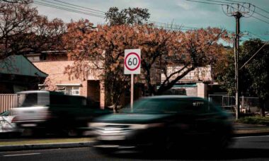 Nova lei de excesso de velocidade da Flórida já resultou na prisão de dezenas de motoristas imprudentes