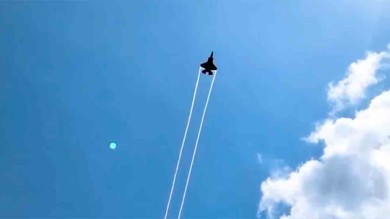 F-35A-jagerfly bruker quadkopter for å styre bomber og treffer målet med perfeksjon. X @PDW_ai