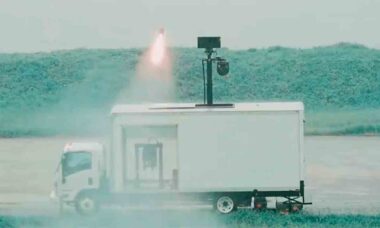 Taiwan apresenta sistema de mísseis Hellfire camuflado em caminhão de uso comum. Foto: Ministério da Defesa Nacional de Taiwan (ROC)