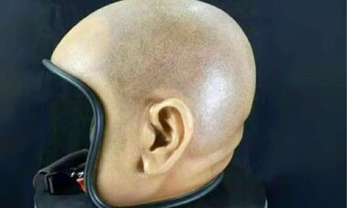 Motociclistas usam "capacete de cabeça careca" para protestar contra multas no Brasil; entenda o caso