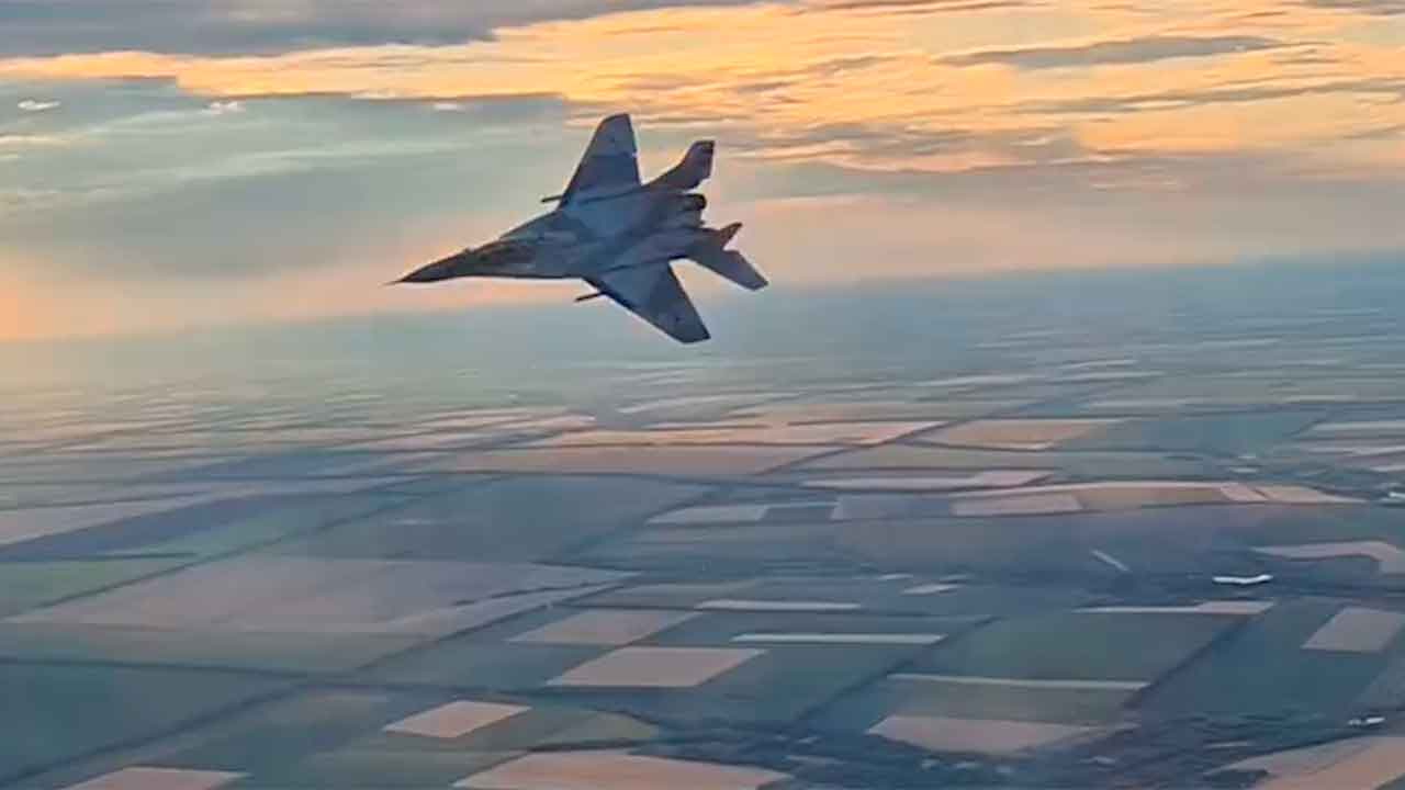 Video: Ukrainischer MiG-29-Pilot führt akrobatische Flugfigur nach Kampfeinsatz aus. Instagram air_fighter_